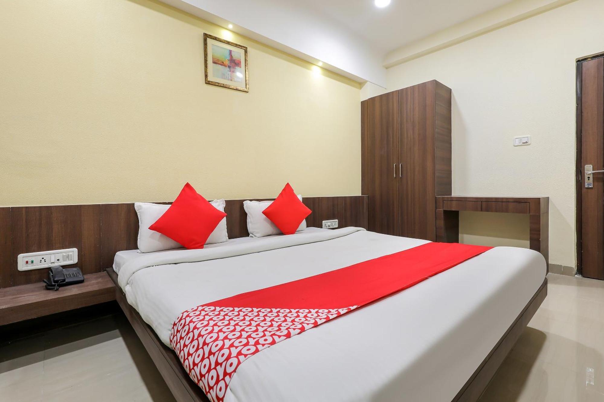 Oyo Hotel Relax Indaur Kültér fotó