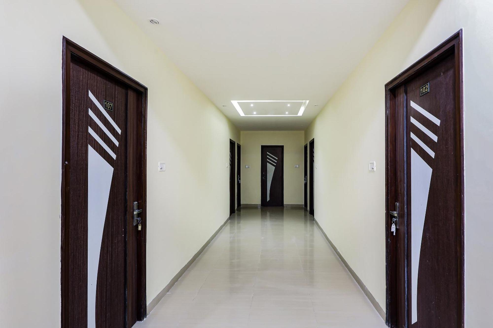 Oyo Hotel Relax Indaur Kültér fotó