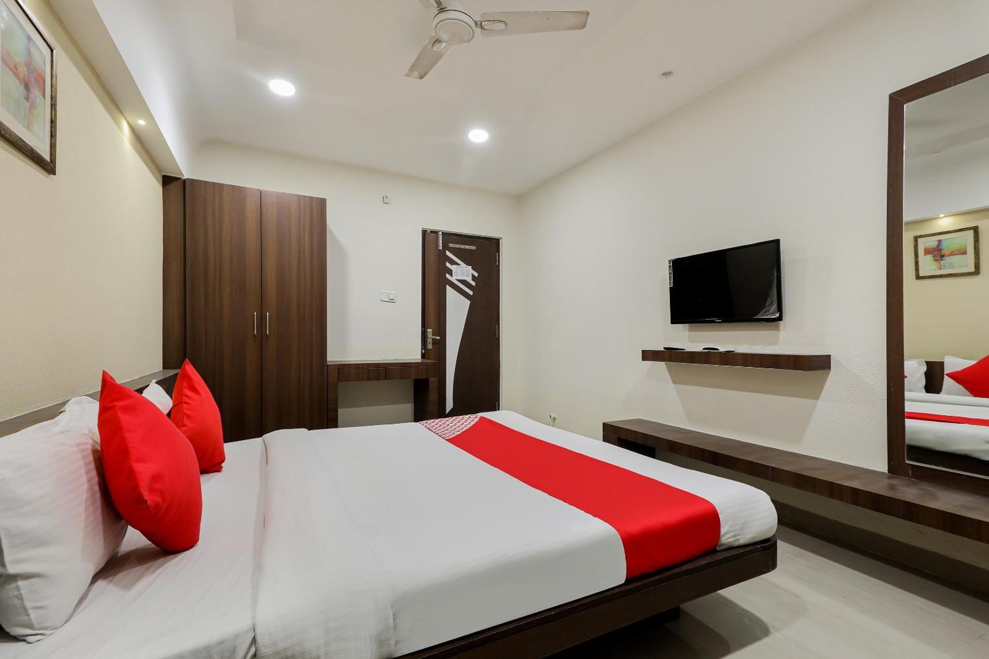 Oyo Hotel Relax Indaur Kültér fotó