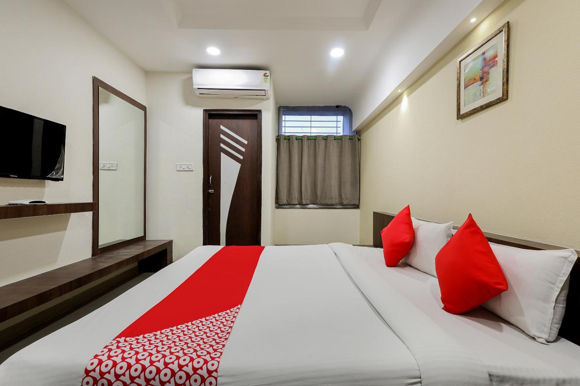 Oyo Hotel Relax Indaur Kültér fotó