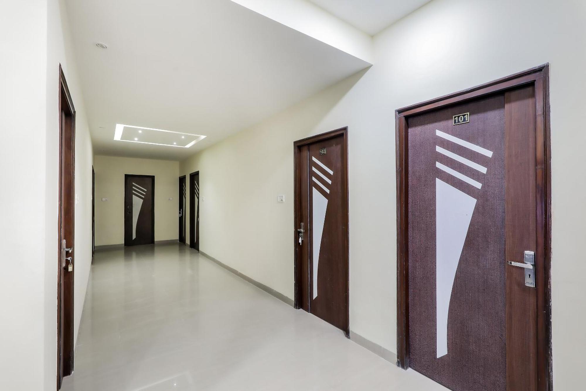 Oyo Hotel Relax Indaur Kültér fotó