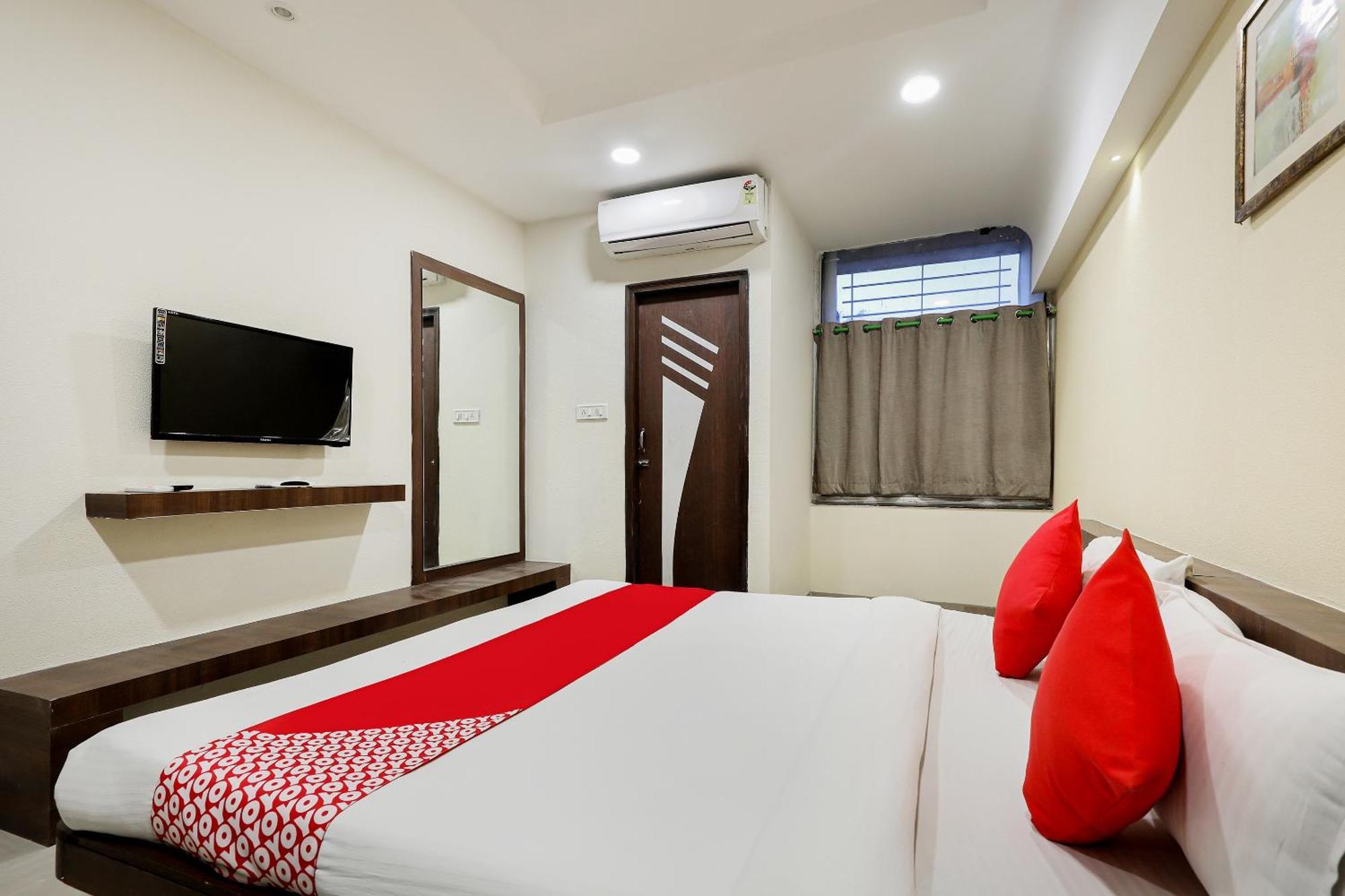 Oyo Hotel Relax Indaur Kültér fotó
