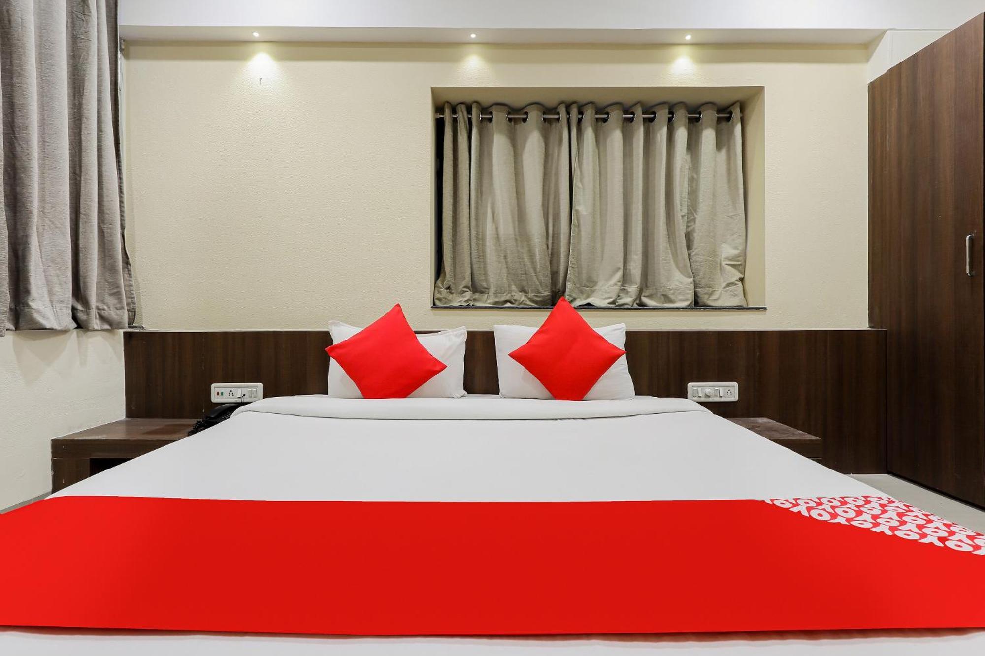 Oyo Hotel Relax Indaur Kültér fotó